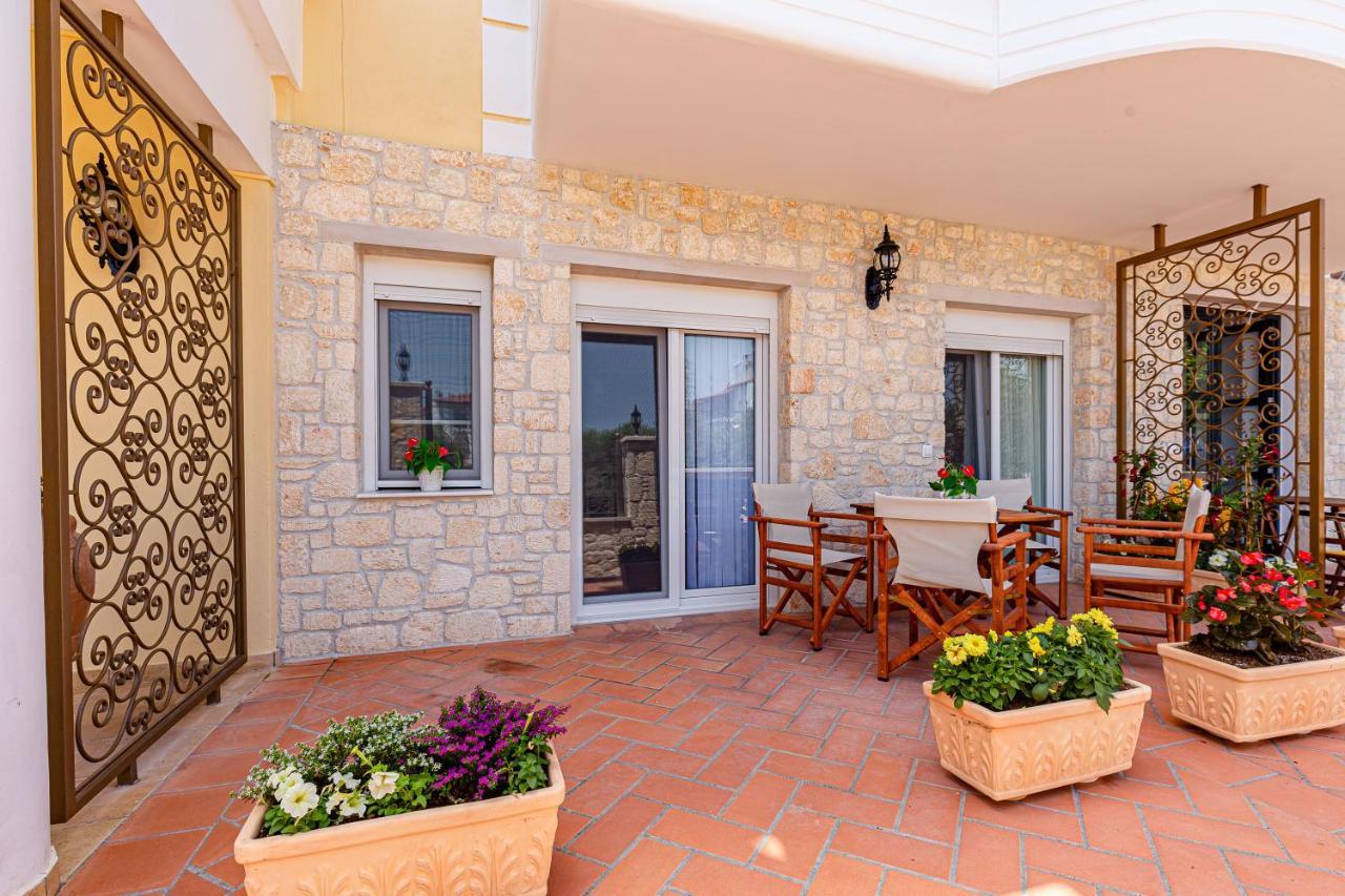 Elvis Nest Apartment Nea Moudania Exterior photo