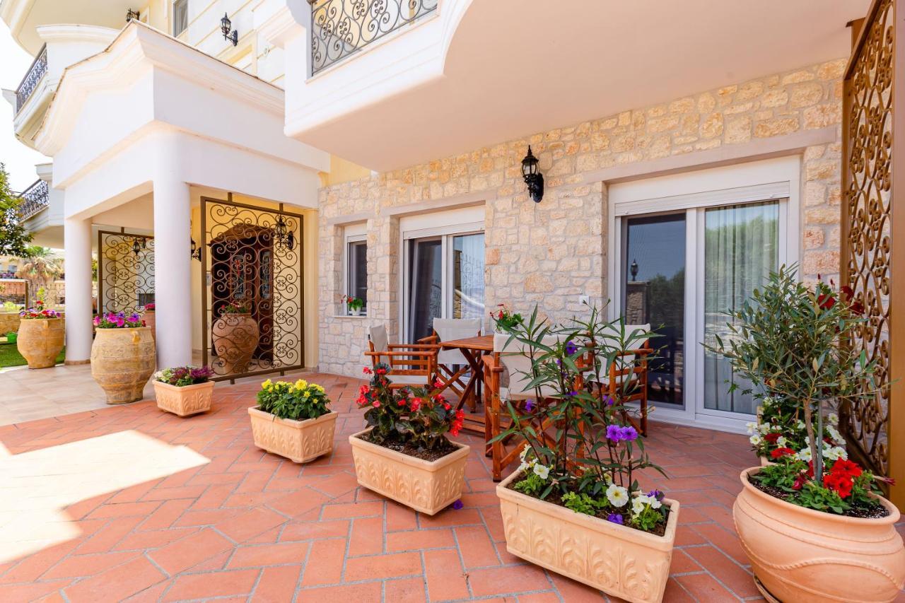 Elvis Nest Apartment Nea Moudania Exterior photo