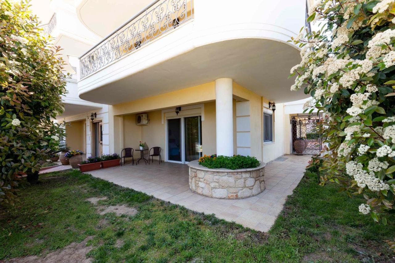 Elvis Nest Apartment Nea Moudania Exterior photo