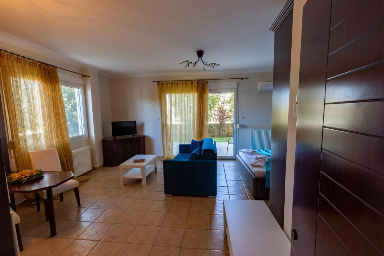 Elvis Nest Apartment Nea Moudania Exterior photo